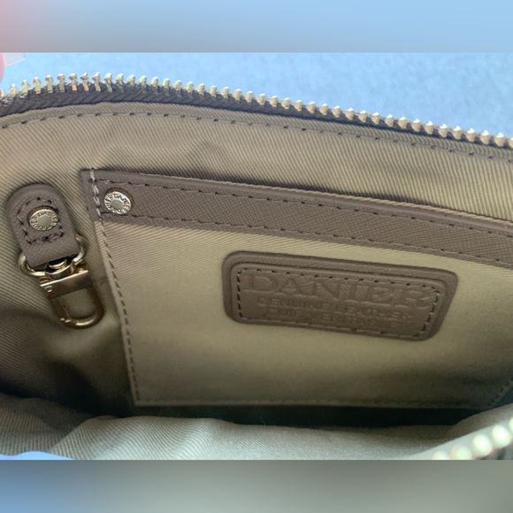 Danier leather clutch/wristlet in taupe/tan. - Picture 4 of 4